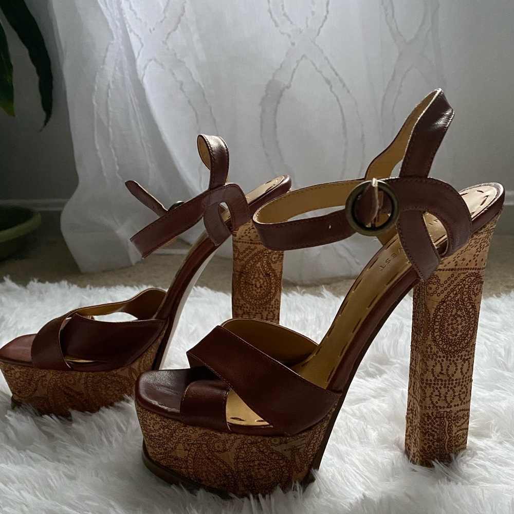 Nine West Platform Size 8